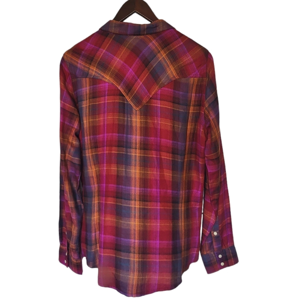 Wrangler Retro Bright Button-up Top with Pearl Snap Buttons - Picture 3 of 7